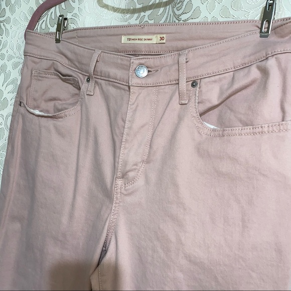 Pink Levi’s Jeans - Picture 2 of 9